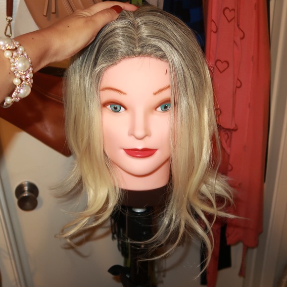 Synthetic Blonde “Blob” wig 💇🏼‍♀️ - Picture 1 of 7